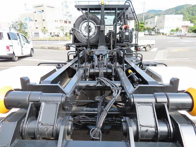 ファイター ７．８ｔ　増トン　アームロール　新明和・ツインホイスト・２４０馬力ターボ（34枚目）