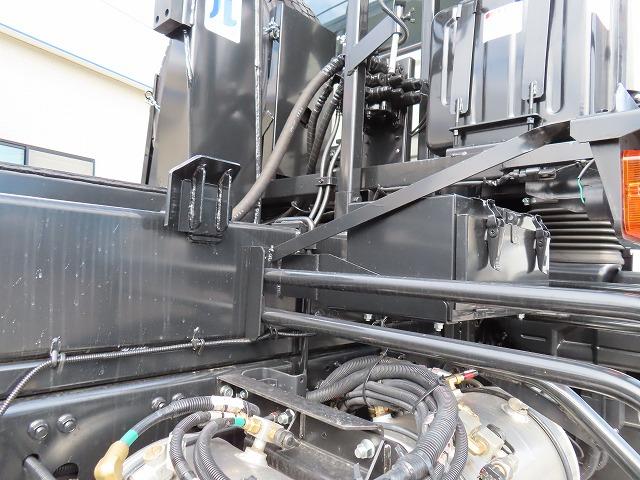 ファイター ７．８ｔ　増トン　アームロール　新明和・ツインホイスト・２４０馬力ターボ（55枚目）