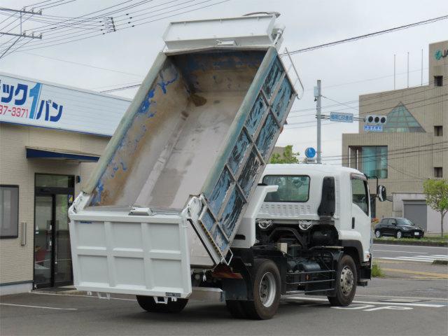 ７．４ｔ　増トンワイド　土砂禁ダンプ　内寸－長３９８／幅２１０／高１１６・新明和・リア下開・ステンレスボディー・天蓋・９．６立米・２６０馬力ターボ(10枚目)