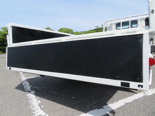 トヨエース ３ｔ　ワイドロング　内寸－長４３５／幅２０８／高３７・床板・アオリ３方開・セイコーラック付・オートマ車・１３６馬力ターボ（33枚目）