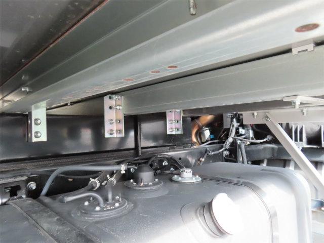 デュトロ ２．９５ｔ　ワイド超ロング　冷蔵冷凍車　パワーゲート　内寸－長５０２／幅１９４／高１８３・日本フルハーフ・菱重・床キーストン・ラッシング２段・エアリブ・リア観音開・格納パワーゲート・昇降能力１０００ｋｇ・低温設定・水抜き穴２対・１５０馬力ターボ（61枚目）