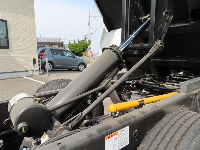 キャンター ３ｔ　全低床　強化ダンプ　内寸－長３０５／幅１５９／高３６・新明和・アオリ３方開・４ナンバー・１５０馬力ターボ（58枚目）