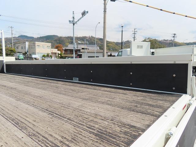 ヒノレンジャー ２．２ｔ　ワイド　４段ラジコンフックイン　内寸－長５５６／幅２３６／高４０・タダノ・床板・２．９３ｔ吊り・ＭＬ（モーメントリミッター）警報型・アオリ３方開・セイコーラック付・２４０馬力ターボ（29枚目）