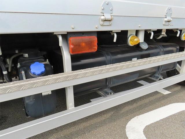 フォワード ６．９ｔ　増トン　５段ラジコンフックイン　内寸－長５５４／幅２２１／高３９・ユニック・２．９３ｔ吊り・床板・落フック７対・ＭＬ（モーメントリミッター）警報型・アルミブロック・アオリ３方開・セイコーラック付・２４０馬力ターボ（66枚目）