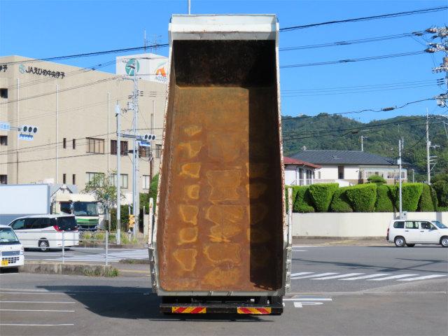 ファイター ２．５ｔ　土砂禁　ロングダンプ　内寸－長５３０／幅２００／高１１９・新明和・１２．６立米・リア観音開・２２０馬力ターボ（9枚目）