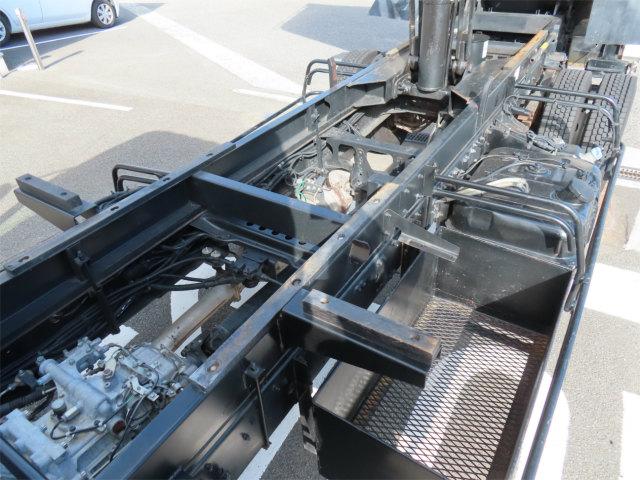 ファイター ２．５ｔ　土砂禁　ロングダンプ　内寸－長５３０／幅２００／高１１９・新明和・１２．６立米・リア観音開・２２０馬力ターボ（62枚目）