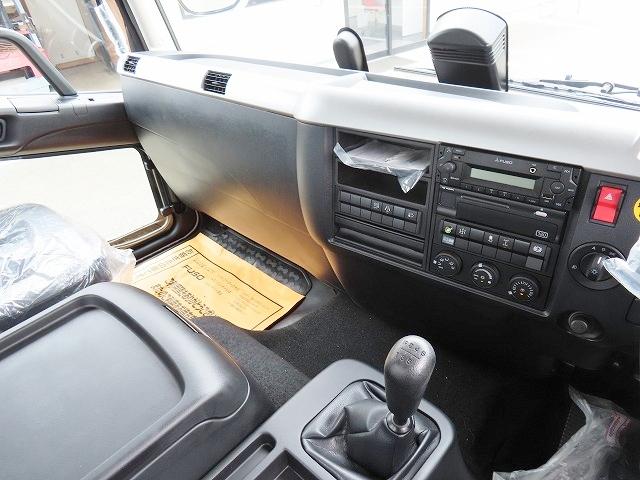 ファイター ９．７ｔ　増トンワイド　クレーン付セルフ　内寸－長６４７／幅２３５／高２０・タダノ・床板・内フック５対・４段クレーン・ラジコン・フックイン・２．９３ｔ吊り・ＭＬ警報型・自動張出・格納ジャッキ・アオリ４方開・ウインチ・歩み掛け・２７０馬力ターボ（15枚目）