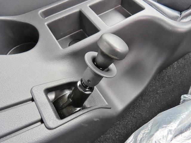 ファイター ９．７ｔ　増トンワイド　クレーン付セルフ　内寸－長６４７／幅２３５／高２０・タダノ・床板・内フック５対・４段クレーン・ラジコン・フックイン・２．９３ｔ吊り・ＭＬ警報型・自動張出・格納ジャッキ・アオリ４方開・ウインチ・歩み掛け・２７０馬力ターボ（23枚目）