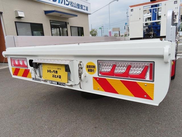 ファイター ９．７ｔ　増トンワイド　クレーン付セルフ　内寸－長６４７／幅２３５／高２０・タダノ・床板・内フック５対・４段クレーン・ラジコン・フックイン・２．９３ｔ吊り・ＭＬ警報型・自動張出・格納ジャッキ・アオリ４方開・ウインチ・歩み掛け・２７０馬力ターボ（36枚目）