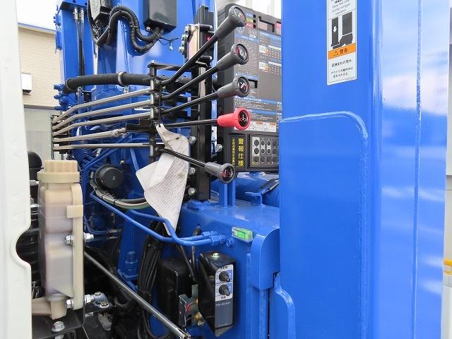 ファイター ９．７ｔ　増トンワイド　クレーン付セルフ　内寸－長６４７／幅２３５／高２０・タダノ・床板・内フック５対・４段クレーン・ラジコン・フックイン・２．９３ｔ吊り・ＭＬ警報型・自動張出・格納ジャッキ・アオリ４方開・ウインチ・歩み掛け・２７０馬力ターボ（43枚目）