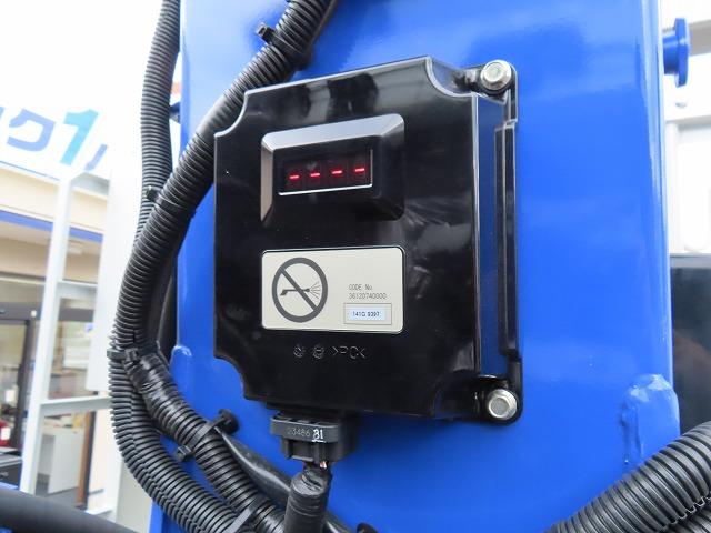 ファイター ９．７ｔ　増トンワイド　クレーン付セルフ　内寸－長６４７／幅２３５／高２０・タダノ・床板・内フック５対・４段クレーン・ラジコン・フックイン・２．９３ｔ吊り・ＭＬ警報型・自動張出・格納ジャッキ・アオリ４方開・ウインチ・歩み掛け・２７０馬力ターボ（45枚目）
