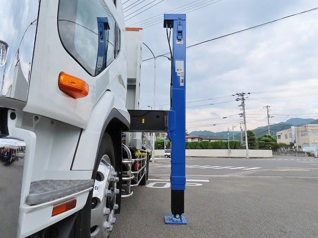 ファイター ９．７ｔ　増トンワイド　クレーン付セルフ　内寸－長６４７／幅２３５／高２０・タダノ・床板・内フック５対・４段クレーン・ラジコン・フックイン・２．９３ｔ吊り・ＭＬ警報型・自動張出・格納ジャッキ・アオリ４方開・ウインチ・歩み掛け・２７０馬力ターボ（48枚目）