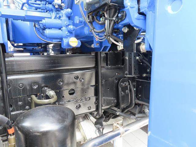ファイター ９．７ｔ　増トンワイド　クレーン付セルフ　内寸－長６４７／幅２３５／高２０・タダノ・床板・内フック５対・４段クレーン・ラジコン・フックイン・２．９３ｔ吊り・ＭＬ警報型・自動張出・格納ジャッキ・アオリ４方開・ウインチ・歩み掛け・２７０馬力ターボ（60枚目）