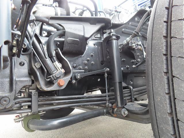 ファイター ９．７ｔ　増トンワイド　クレーン付セルフ　内寸－長６４７／幅２３５／高２０・タダノ・床板・内フック５対・４段クレーン・ラジコン・フックイン・２．９３ｔ吊り・ＭＬ警報型・自動張出・格納ジャッキ・アオリ４方開・ウインチ・歩み掛け・２７０馬力ターボ（71枚目）
