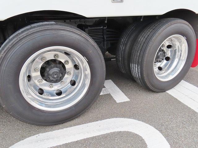 ファイター ９．７ｔ　増トンワイド　クレーン付セルフ　内寸－長６４７／幅２３５／高２０・タダノ・床板・内フック５対・４段クレーン・ラジコン・フックイン・２．９３ｔ吊り・ＭＬ警報型・自動張出・格納ジャッキ・アオリ４方開・ウインチ・歩み掛け・２７０馬力ターボ（77枚目）
