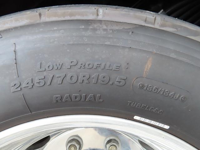 ファイター ９．７ｔ　増トンワイド　クレーン付セルフ　内寸－長６４７／幅２３５／高２０・タダノ・床板・内フック５対・４段クレーン・ラジコン・フックイン・２．９３ｔ吊り・ＭＬ警報型・自動張出・格納ジャッキ・アオリ４方開・ウインチ・歩み掛け・２７０馬力ターボ（79枚目）