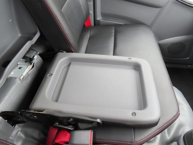 エルフトラック 2t ロング 全低床 パワーゲート 内寸-長445/幅180/高38・新明和・床板・垂直パワーゲート・昇降能力600kg・パワーゲート寸法-幅177/奥行87・アオリ3方開・セイコーラック付・150馬力ターボ(13枚目)