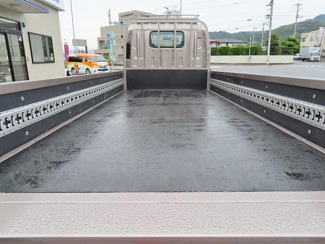 エルフトラック 2t ロング 全低床 パワーゲート 内寸-長445/幅180/高38・新明和・床板・垂直パワーゲート・昇降能力600kg・パワーゲート寸法-幅177/奥行87・アオリ3方開・セイコーラック付・150馬力ターボ(25枚目)