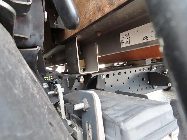 エルフトラック 2t ロング 全低床 パワーゲート 内寸-長445/幅180/高38・新明和・床板・垂直パワーゲート・昇降能力600kg・パワーゲート寸法-幅177/奥行87・アオリ3方開・セイコーラック付・150馬力ターボ(51枚目)