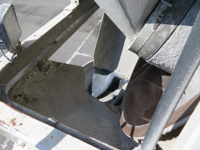 ギガ 9.78t コンクリートミキサー カヤバ・混合容量4.4立米・ドラム容量8.7立米・ホッパー開閉装置・リア2軸2デフ・330馬力ターボ(25枚目)