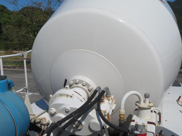 ギガ 9.78t コンクリートミキサー カヤバ・混合容量4.4立米・ドラム容量8.7立米・ホッパー開閉装置・リア2軸2デフ・330馬力ターボ(34枚目)