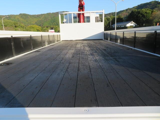 フォワード 2.4t 4段ラジコンフックイン 内寸-長541/幅216/高40・ユニック・床板・2.93t吊り・ML(モーメントリミッター)警報型・アオリ3方開・ロープ穴3対・セイコーラック付・190馬力ターボ(27枚目)