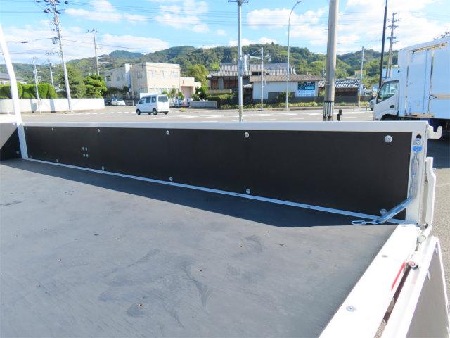 キャンター 3t ワイドロング 6段ラジコンフックイン 内寸-長370/幅207/高37・タダノ・床板・2.93t吊り・ML(モーメントリミッター)警報型・差違いジャッキ・リアジャッキ・アオリ3方開・セイコーラック付・150馬力ターボ(30枚目)