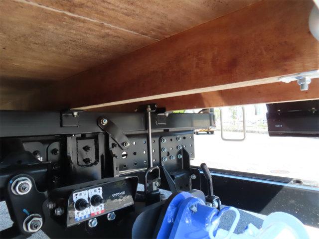 キャンター 3t ワイドロング 6段ラジコンフックイン 内寸-長370/幅207/高37・タダノ・床板・2.93t吊り・ML(モーメントリミッター)警報型・差違いジャッキ・リアジャッキ・アオリ3方開・セイコーラック付・150馬力ターボ(51枚目)