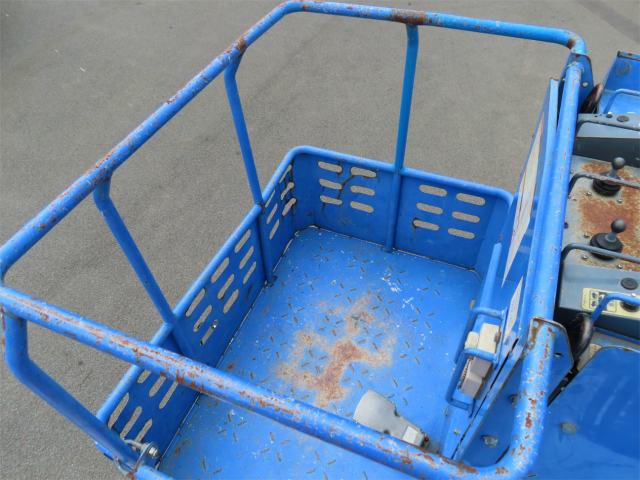 エルフトラック 11.9m 高所作業車 アイチ・バケット積載荷重200kg・パイプ製バケット・アワメーター1119時間・150馬力ターボ(26枚目)