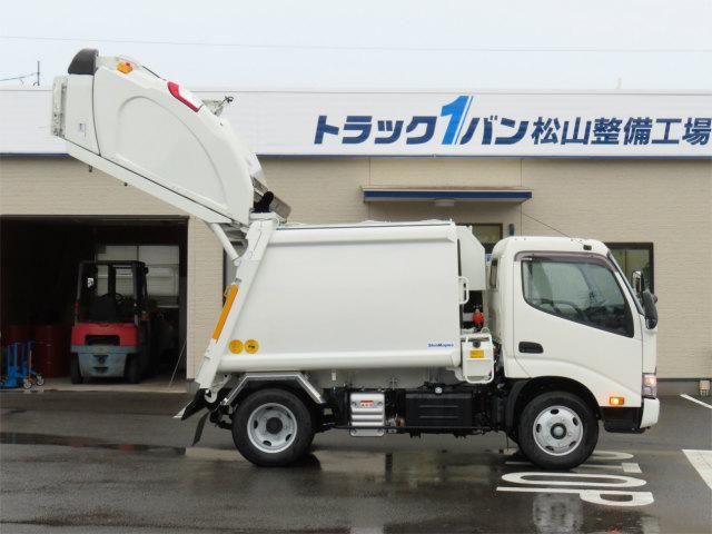 デュトロ 2t プレスパッカー 新明和・4.3立米・排出押出し式・連続スイッチ・汚水タンク・150馬力ターボ(8枚目)