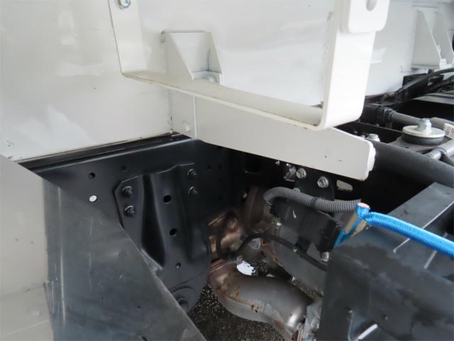 デュトロ 2t プレスパッカー 新明和・4.3立米・排出押出し式・連続スイッチ・汚水タンク・150馬力ターボ(61枚目)