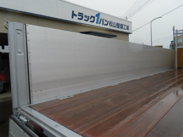 ヒノレンジャー 2.15t 4段ラジコンフックイン 内寸-長551/幅222/高68・タダノ・トランテックス・床板・落フック6対・2.93t吊り・差違いジャッキ・アルミブロック・アオリ3方開・セイコーラック付・240馬力ターボ(34枚目)