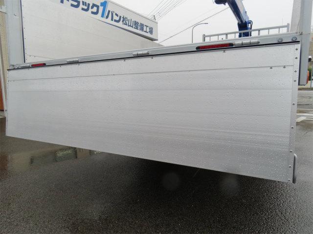 ヒノレンジャー 2.15t 4段ラジコンフックイン 内寸-長551/幅222/高68・タダノ・トランテックス・床板・落フック6対・2.93t吊り・差違いジャッキ・アルミブロック・アオリ3方開・セイコーラック付・240馬力ターボ(36枚目)