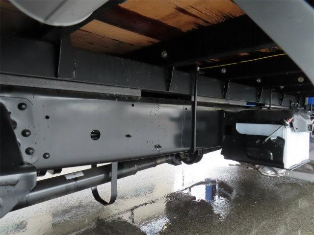 ヒノレンジャー 2.15t 4段ラジコンフックイン 内寸-長551/幅222/高68・タダノ・トランテックス・床板・落フック6対・2.93t吊り・差違いジャッキ・アルミブロック・アオリ3方開・セイコーラック付・240馬力ターボ(55枚目)