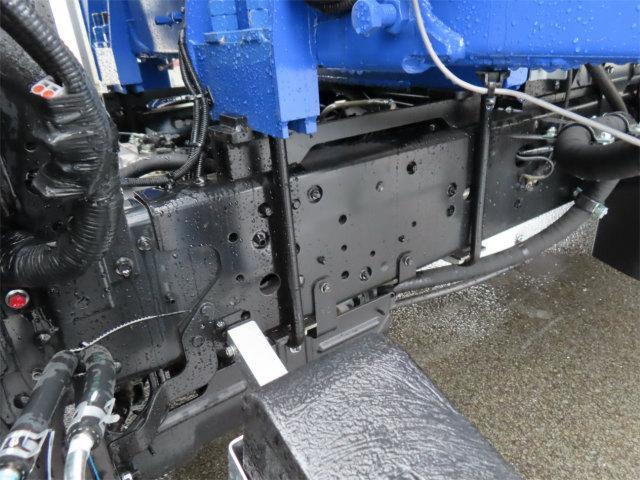 ヒノレンジャー 2.15t 4段ラジコンフックイン 内寸-長551/幅222/高68・タダノ・トランテックス・床板・落フック6対・2.93t吊り・差違いジャッキ・アルミブロック・アオリ3方開・セイコーラック付・240馬力ターボ(57枚目)