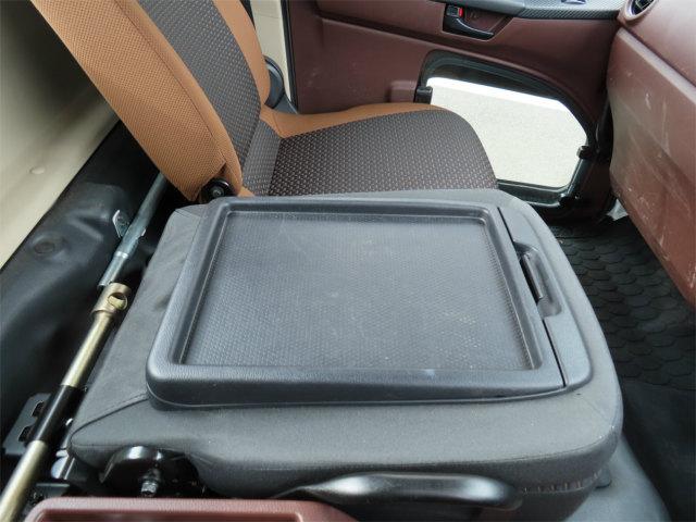 ヒノレンジャー 2.15t 4段ラジコンフックイン 内寸-長531/幅215/高40・ユニック・後方付・2.93t吊り・床板・ML(モーメントリミッター)警報型・ロープ穴3対・セイコーラック付・240馬力ターボ(13枚目)