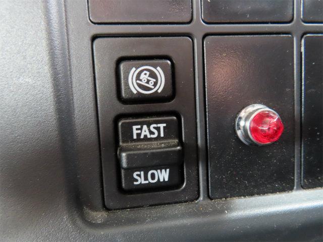 ヒノレンジャー 2.15t 4段ラジコンフックイン 内寸-長531/幅215/高40・ユニック・後方付・2.93t吊り・床板・ML(モーメントリミッター)警報型・ロープ穴3対・セイコーラック付・240馬力ターボ(19枚目)