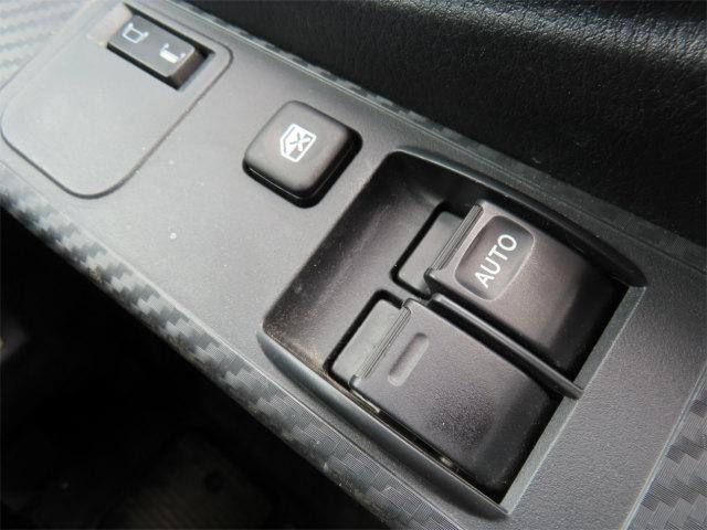 ヒノレンジャー 2.15t 4段ラジコンフックイン 内寸-長531/幅215/高40・ユニック・後方付・2.93t吊り・床板・ML(モーメントリミッター)警報型・ロープ穴3対・セイコーラック付・240馬力ターボ(21枚目)