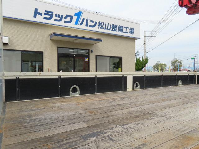 ヒノレンジャー 2.15t 4段ラジコンフックイン 内寸-長531/幅215/高40・ユニック・後方付・2.93t吊り・床板・ML(モーメントリミッター)警報型・ロープ穴3対・セイコーラック付・240馬力ターボ(27枚目)