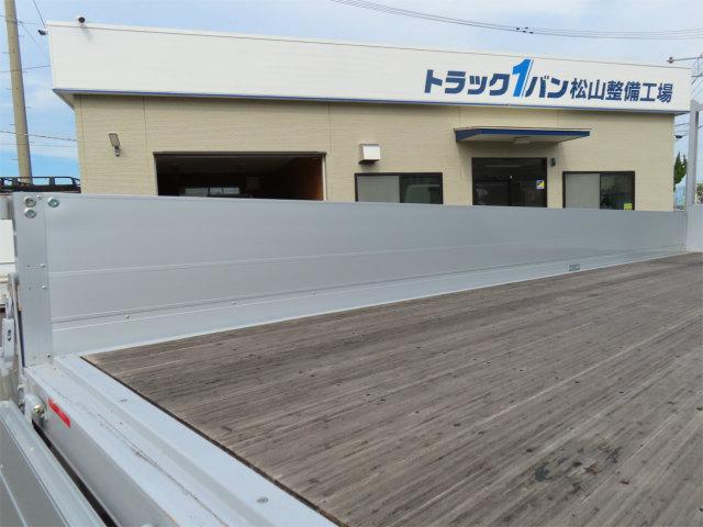 ファイター 7.5t 増トンワイド 4段ラジコンフックイン 内寸-長550/幅235/高40・タダノ・2.93t吊り・床板・落フック5対・ML(モーメントリミッター)警報型・差違いジャッキ・アルミブロック・アオリ3方開・240馬力ターボ(32枚目)