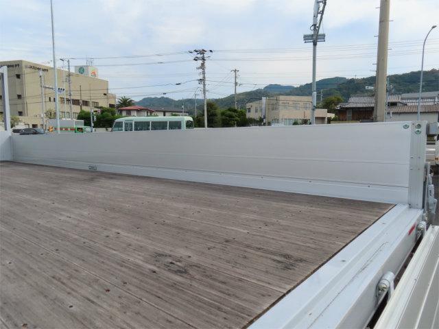 ファイター 7.5t 増トンワイド 4段ラジコンフックイン 内寸-長550/幅235/高40・タダノ・2.93t吊り・床板・落フック5対・ML(モーメントリミッター)警報型・差違いジャッキ・アルミブロック・アオリ3方開・240馬力ターボ(33枚目)