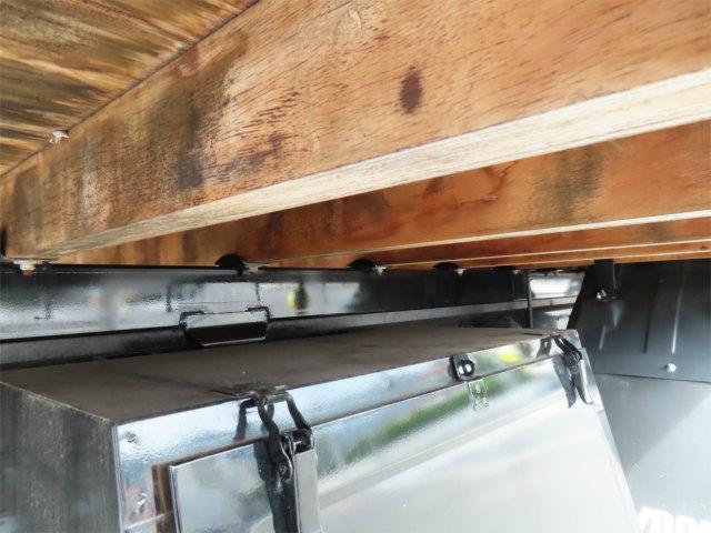 ファイター 7.5t 増トンワイド 4段ラジコンフックイン 内寸-長550/幅235/高40・タダノ・2.93t吊り・床板・落フック5対・ML(モーメントリミッター)警報型・差違いジャッキ・アルミブロック・アオリ3方開・240馬力ターボ(51枚目)