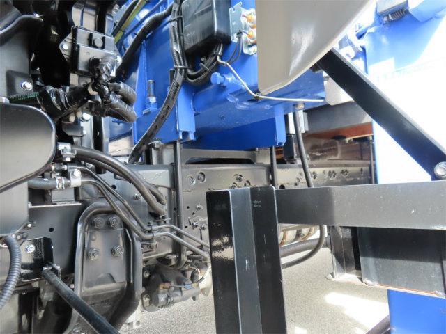 ファイター 7.5t 増トンワイド 4段ラジコンフックイン 内寸-長550/幅235/高40・タダノ・2.93t吊り・床板・落フック5対・ML(モーメントリミッター)警報型・差違いジャッキ・アルミブロック・アオリ3方開・240馬力ターボ(56枚目)