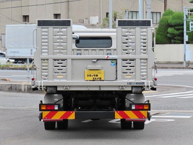 キャンター ３ｔ　ワイド超ロング　セルフローダー　内寸－長５７０／幅２０８／高８・極東・床縞鉄・内フック７対・ラジコン・ウインチ・フラトップ・オートマ車・１７５馬力ターボ（7枚目）