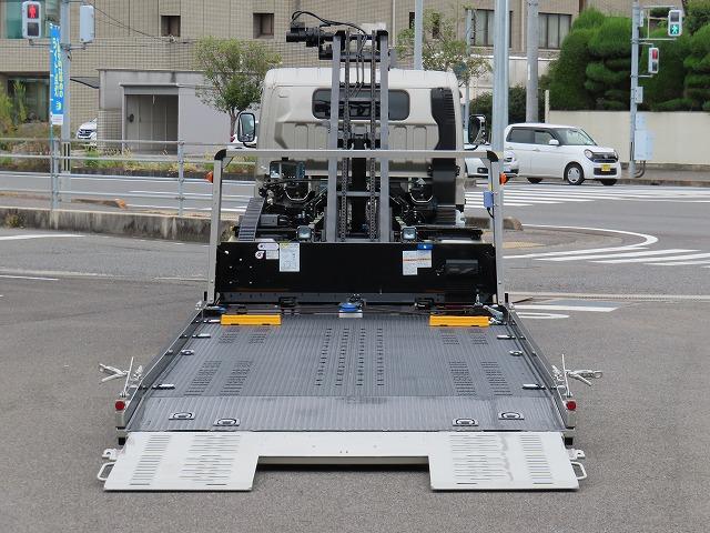 キャンター ３ｔ　ワイド超ロング　セルフローダー　内寸－長５７０／幅２０８／高８・極東・床縞鉄・内フック７対・ラジコン・ウインチ・フラトップ・オートマ車・１７５馬力ターボ（8枚目）