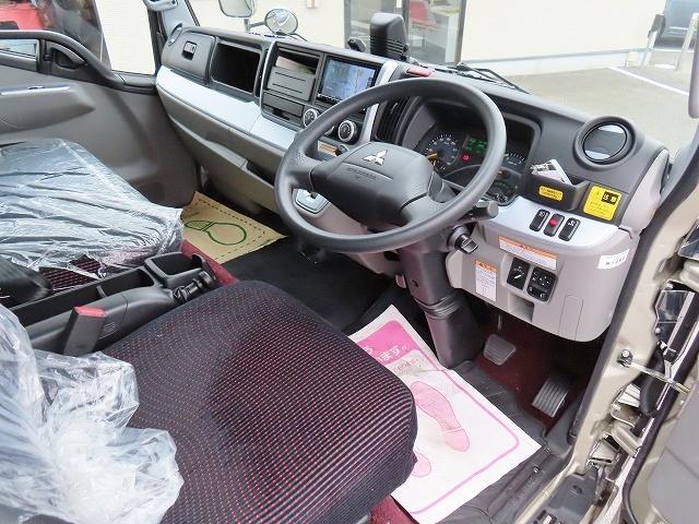 キャンター ３ｔ　ワイド超ロング　セルフローダー　内寸－長５７０／幅２０８／高８・極東・床縞鉄・内フック７対・ラジコン・ウインチ・フラトップ・オートマ車・１７５馬力ターボ（13枚目）