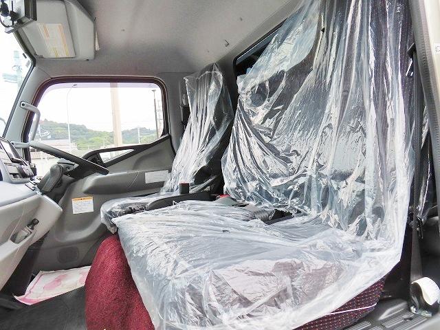 キャンター ３ｔ　ワイド超ロング　セルフローダー　内寸－長５７０／幅２０８／高８・極東・床縞鉄・内フック７対・ラジコン・ウインチ・フラトップ・オートマ車・１７５馬力ターボ（14枚目）