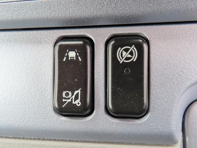 キャンター ３ｔ　ワイド超ロング　セルフローダー　内寸－長５７０／幅２０８／高８・極東・床縞鉄・内フック７対・ラジコン・ウインチ・フラトップ・オートマ車・１７５馬力ターボ（19枚目）