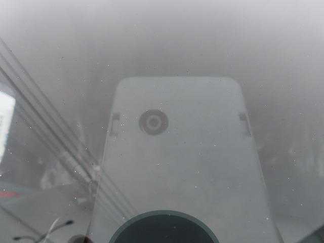 キャンター ３ｔ　ワイド超ロング　セルフローダー　内寸－長５７０／幅２０８／高８・極東・床縞鉄・内フック７対・ラジコン・ウインチ・フラトップ・オートマ車・１７５馬力ターボ（30枚目）