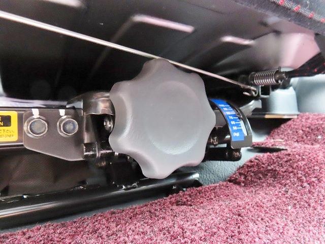 キャンター ３ｔ　ワイド超ロング　セルフローダー　内寸－長５７０／幅２０８／高８・極東・床縞鉄・内フック７対・ラジコン・ウインチ・フラトップ・オートマ車・１７５馬力ターボ（31枚目）